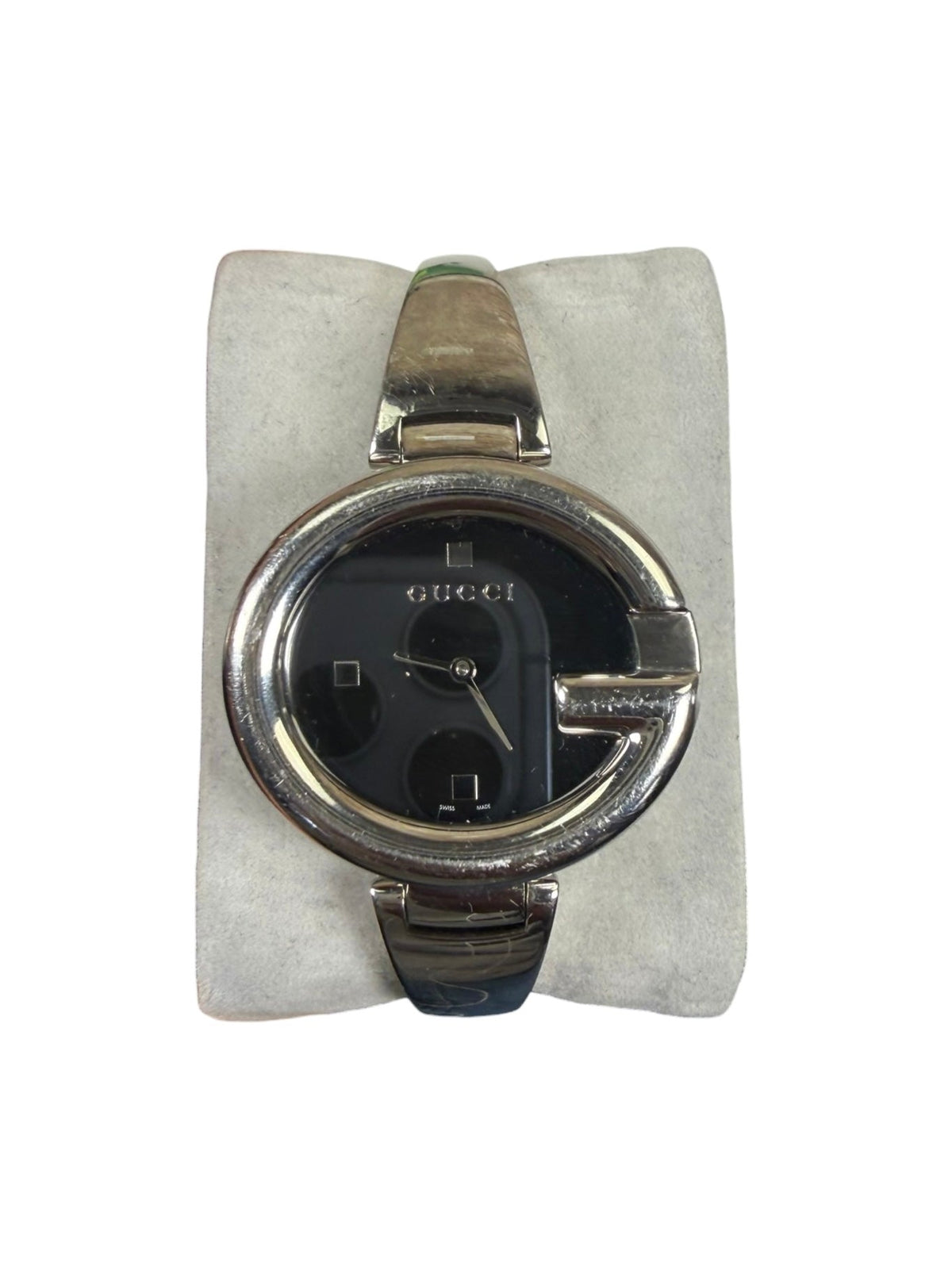 Gucci 134.3 Black G Dial Bangle Watch