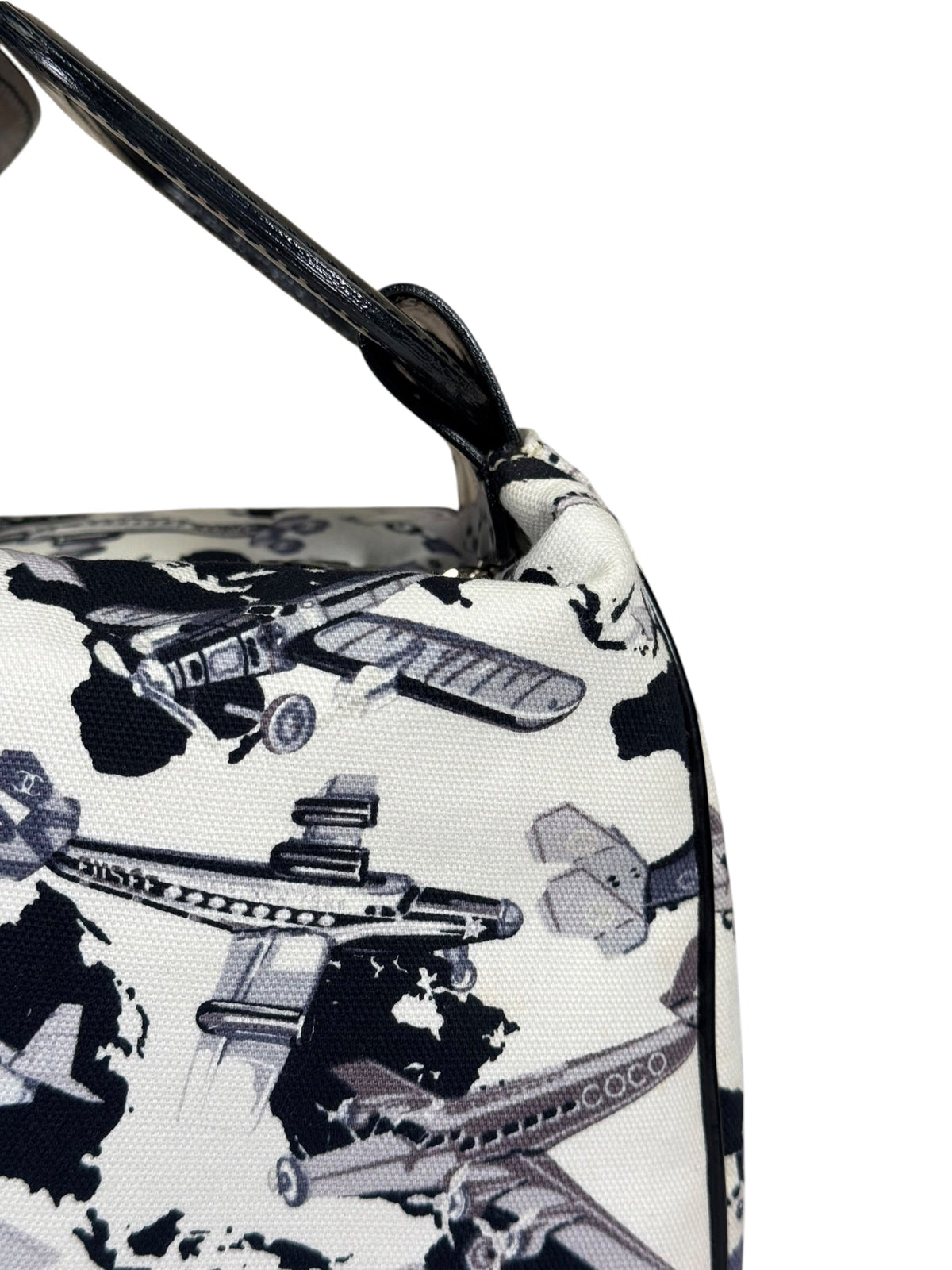 Chanel White/Black Patent Leather Trim Airplane CC Handle Bag 2005