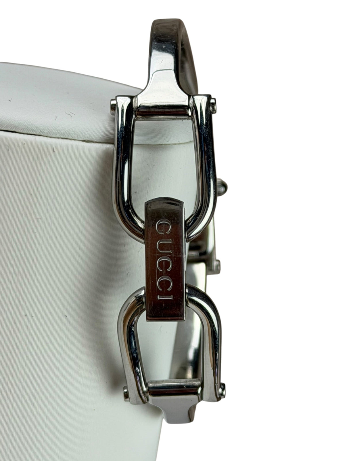 Gucci 1500L Black Dial Bangle Band
